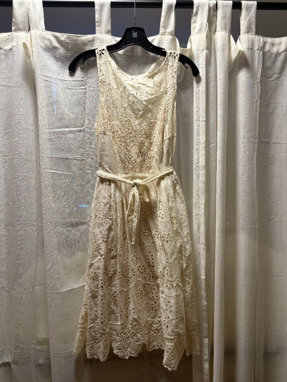 Designer Ivory Mixed Eyelet & Lace Midi Dress — Neiman Marcus (US 4)